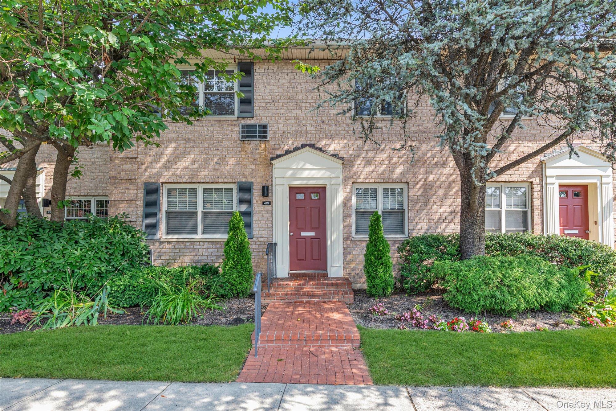 415 Merrick Road Unit 1L, Rockville Centre NY 11570