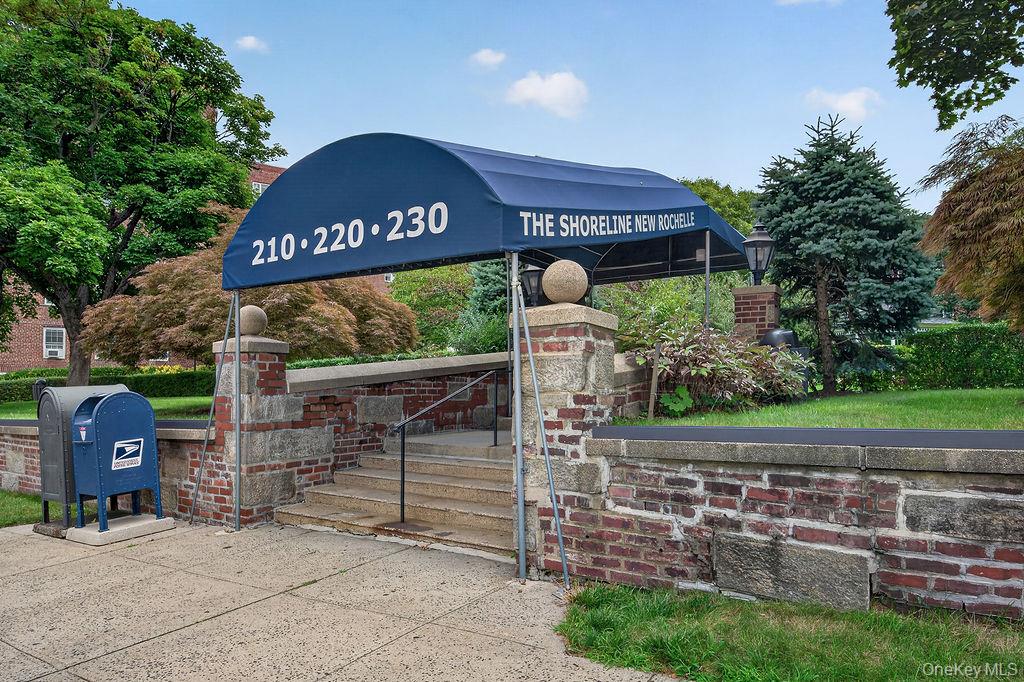 210 Pelham Road Unit 2F, New Rochelle NY 10805