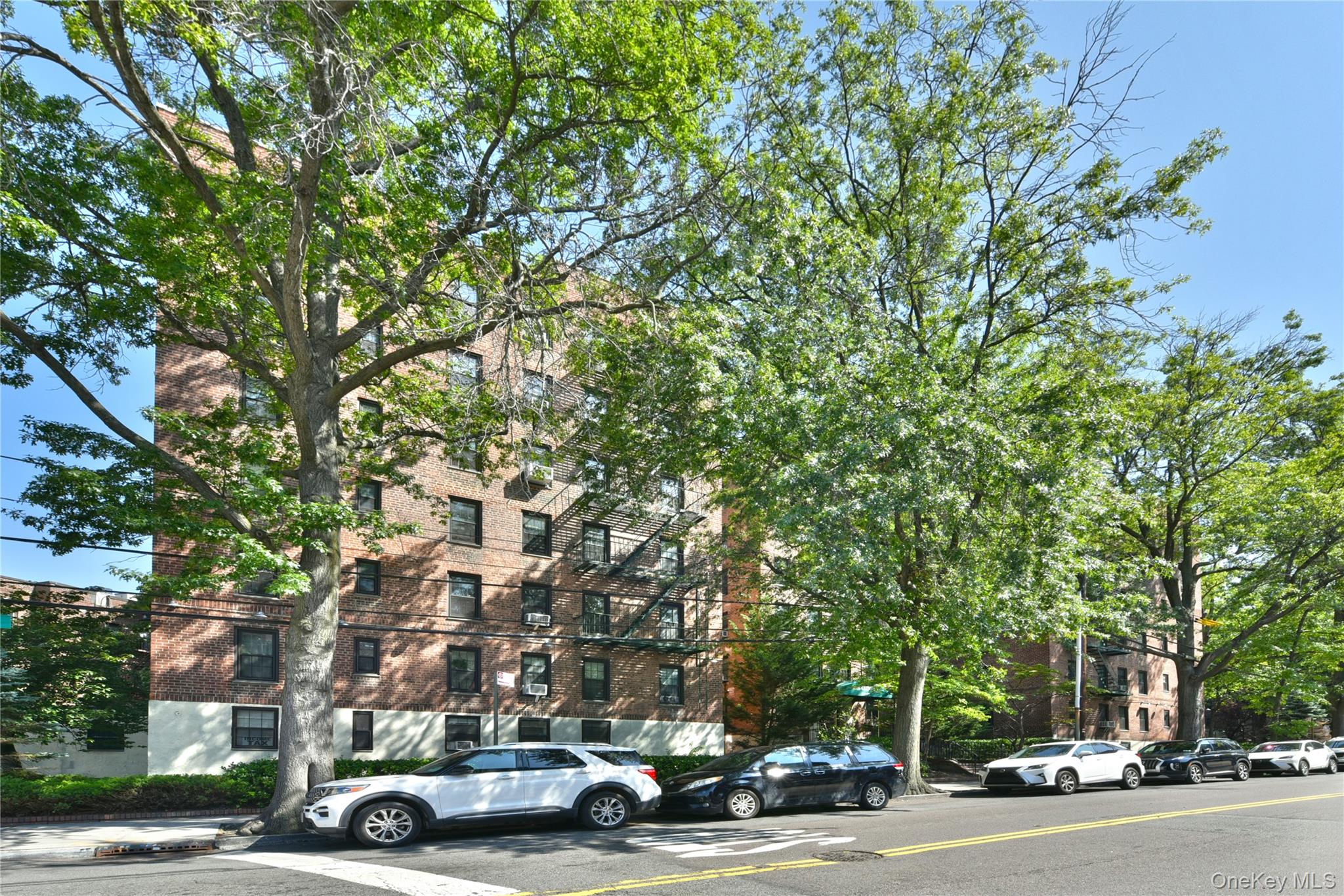 139-09 84 Drive Unit 307, Briarwood NY 11435