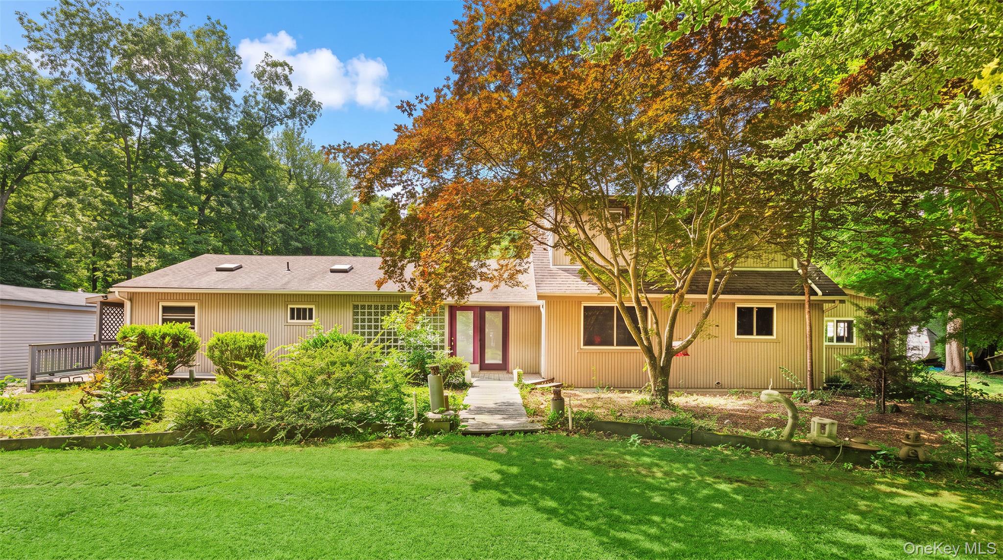 10 Eagle Drive, Ridge NY 11961