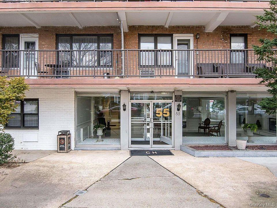55 S Bergen Place Unit 1 B, Freeport NY 11520