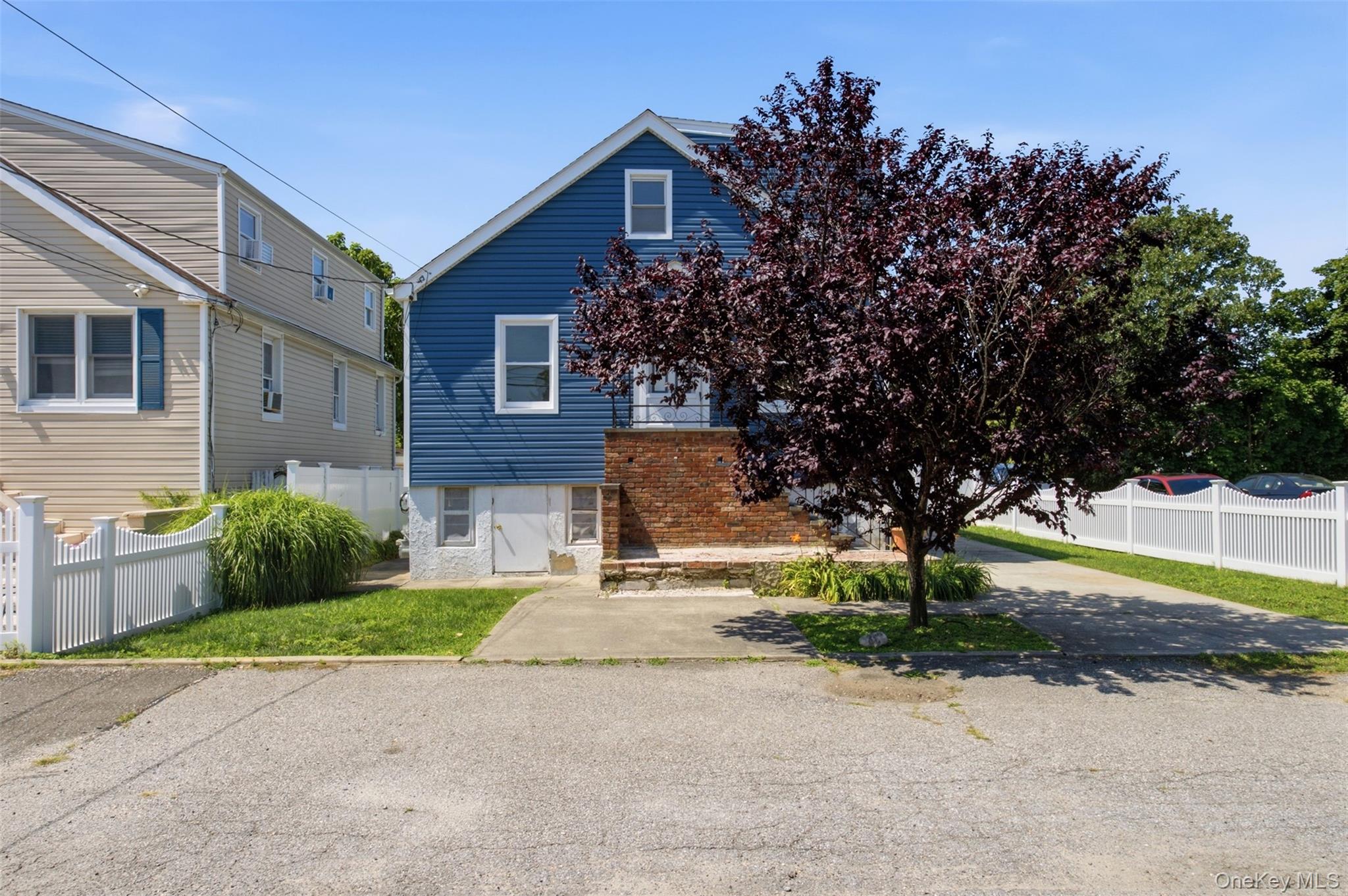 8 5th Street, Bayville NY 11709