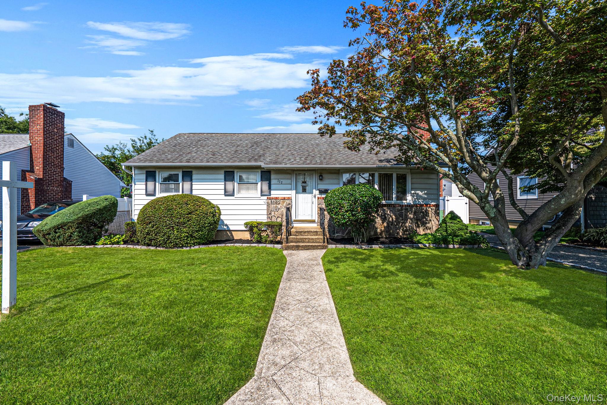 177 10th Street, Bethpage NY 11714