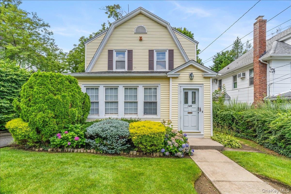 126 Hampshire Road, Great Neck NY 11023