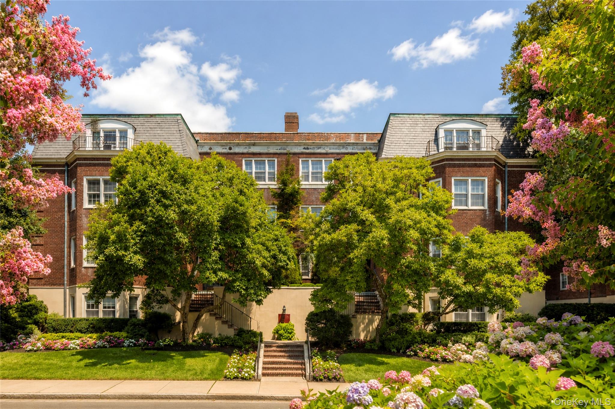 2 chateaux Circle Unit 2E, Scarsdale NY 10583