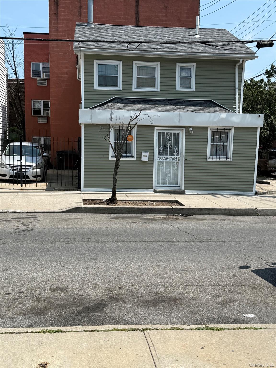 801 E 215th Street, Bronx NY 10467