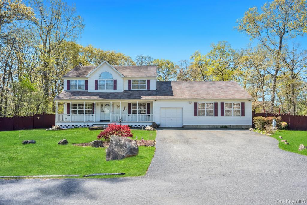 32 Prince Road, Rocky Point NY 11778