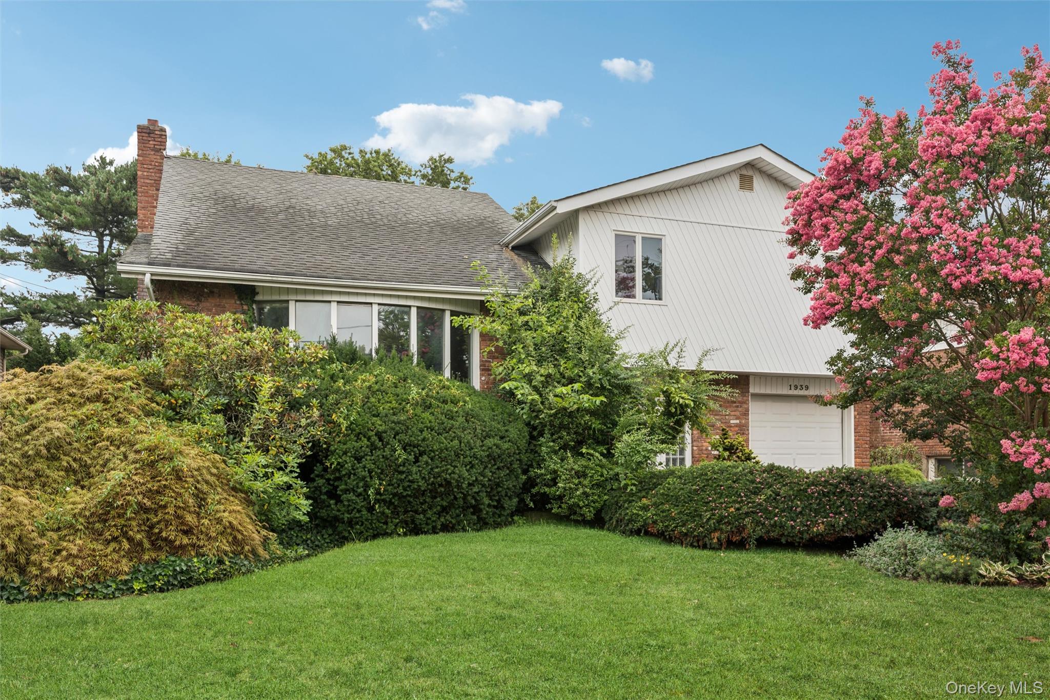 1939 Leonard Lane, Merrick NY 11566
