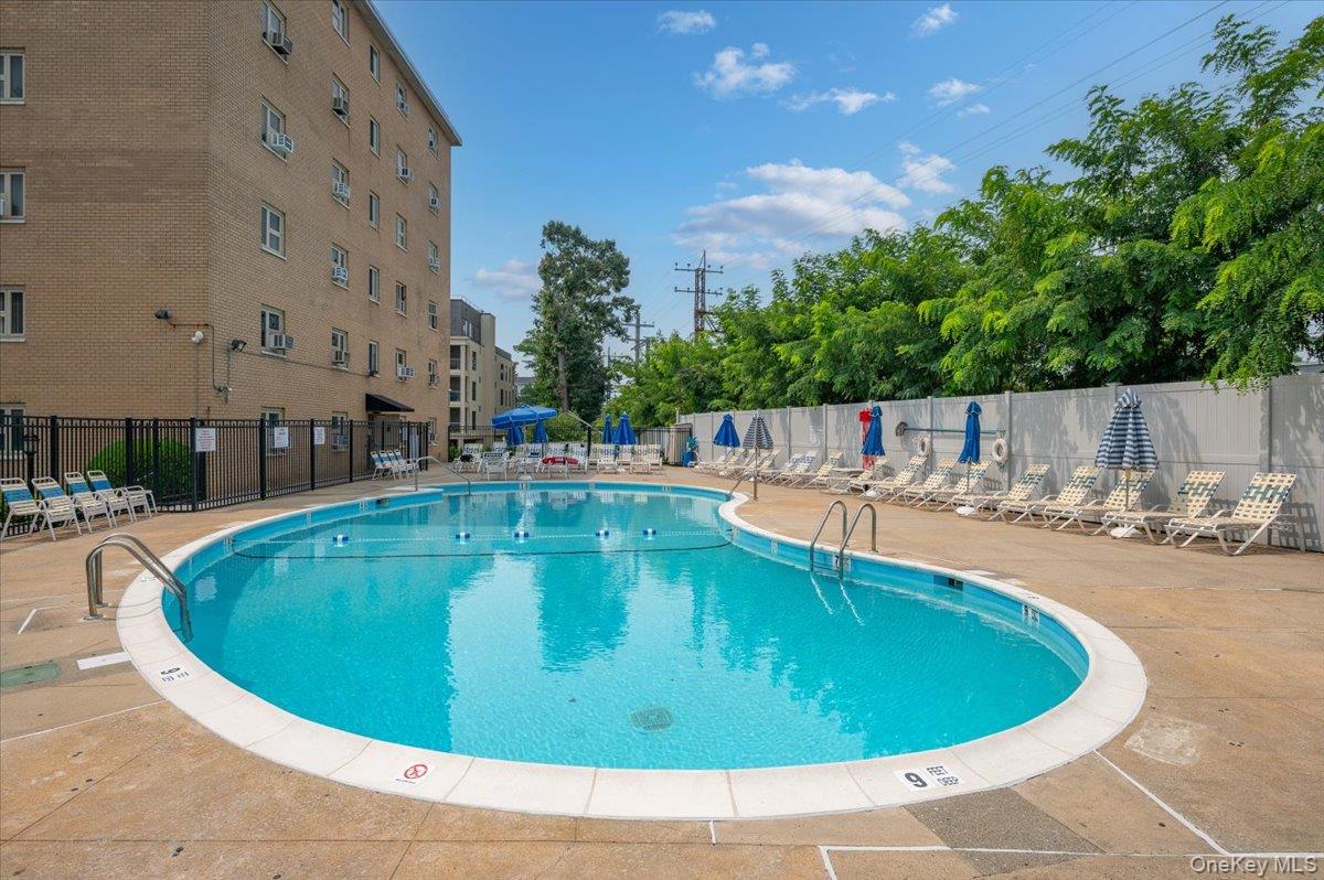 470 Halstead Ave Unit 6N, Harrison NY 10528