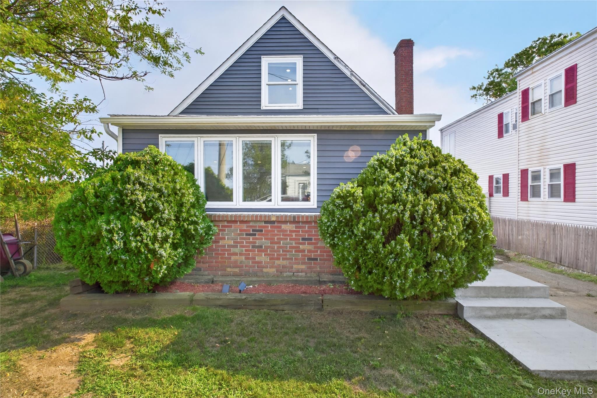 16 Dewey Street E, East Rockaway NY 11518