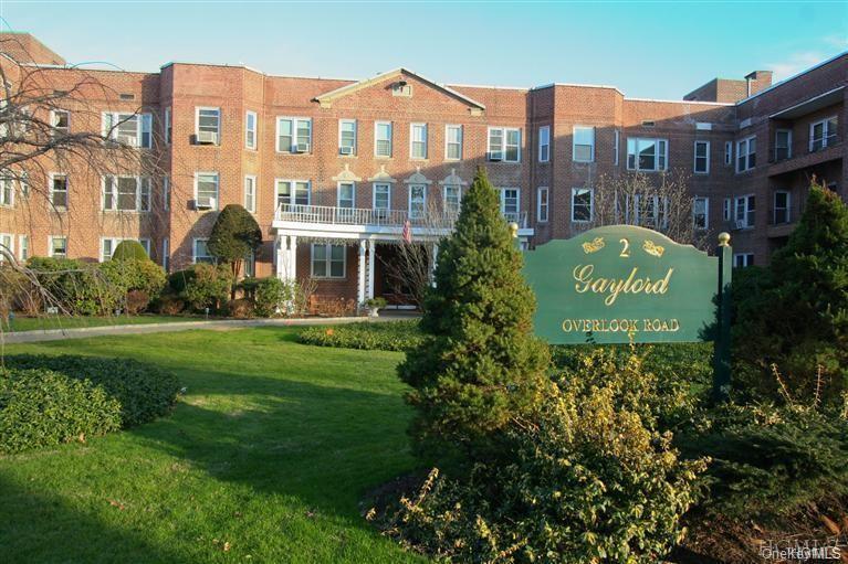 2 Overlook Road Unit 1B6, White Plains NY 10605