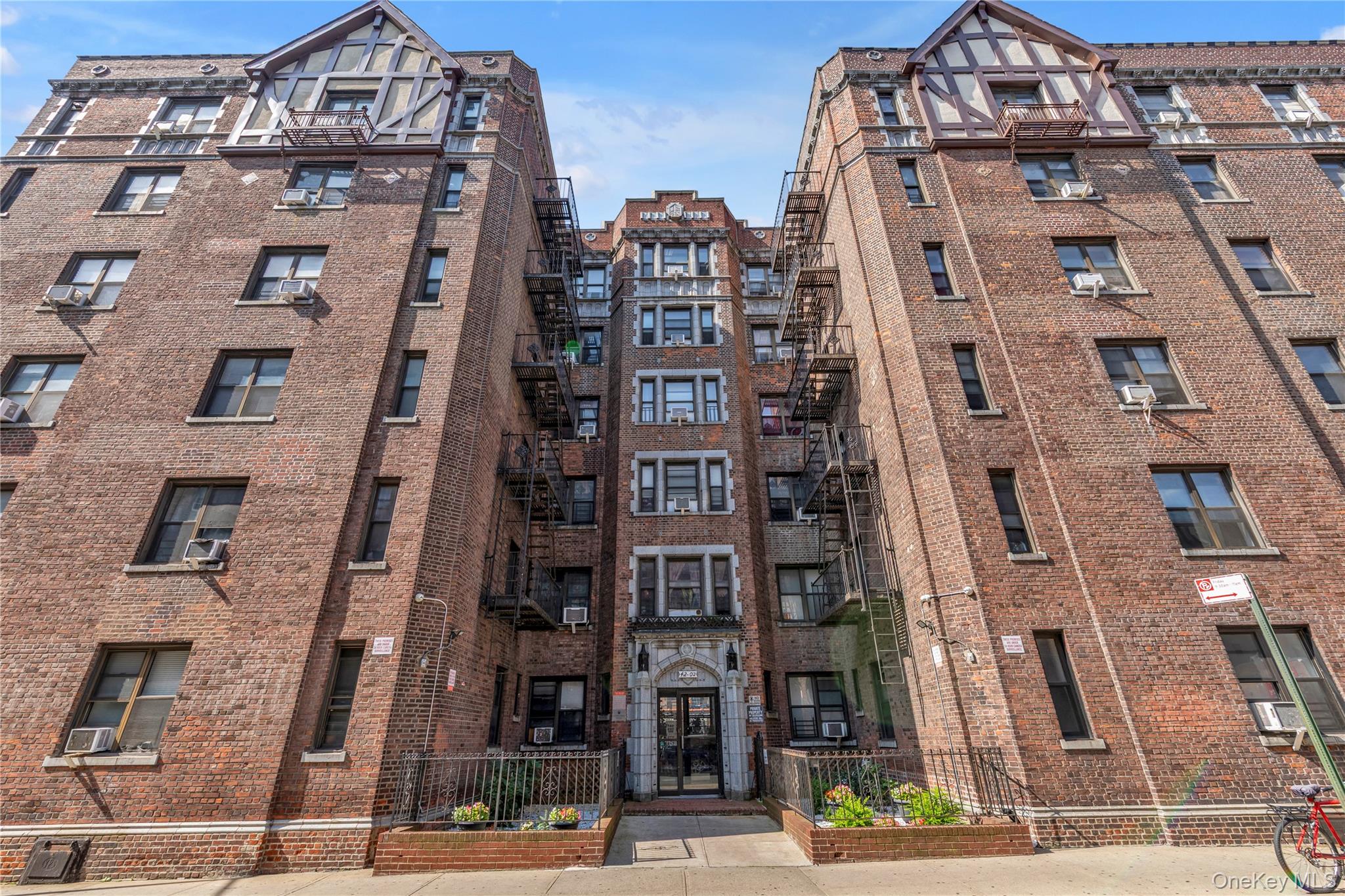 42-02 Layton Street Unit 202, Elmhurst NY 11373