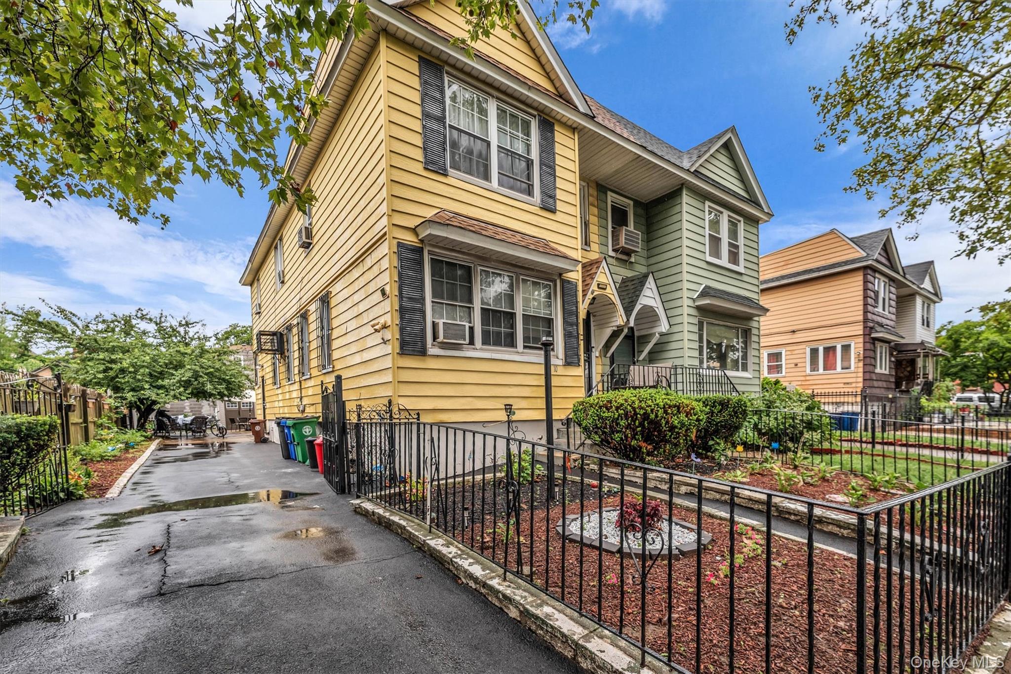 11510 Van Wyck Expressway, South Ozone Park NY 11420