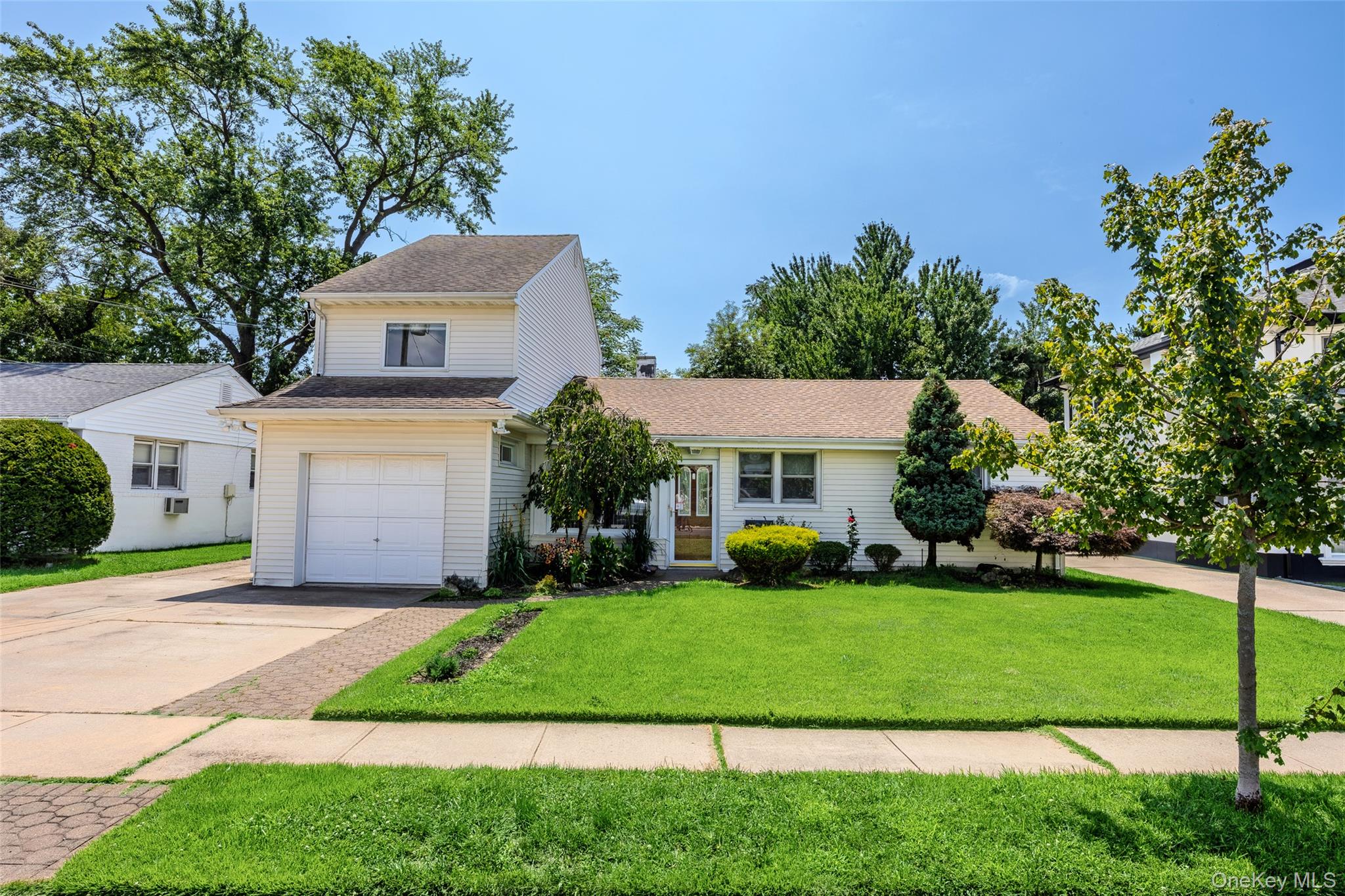 79 Spruce Lane, Valley Stream NY 11581
