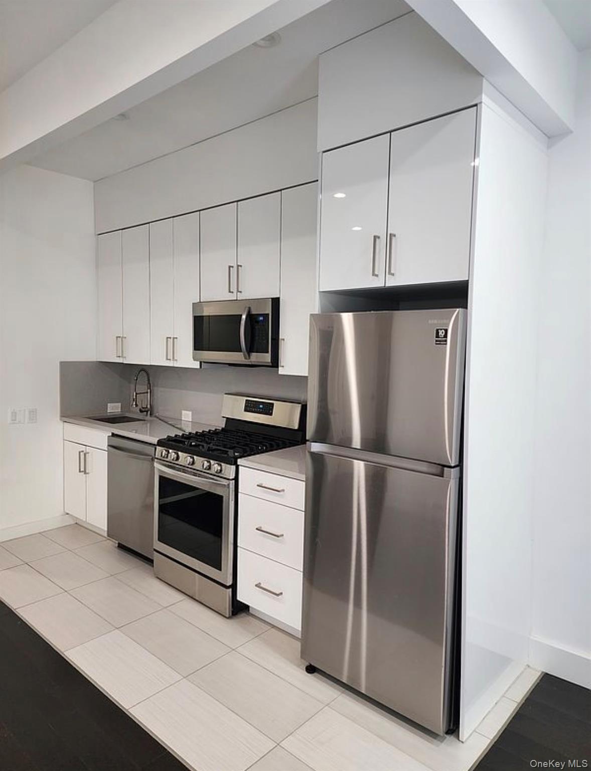 1440 31st Avenue Unit 1R, Astoria NY 11106
