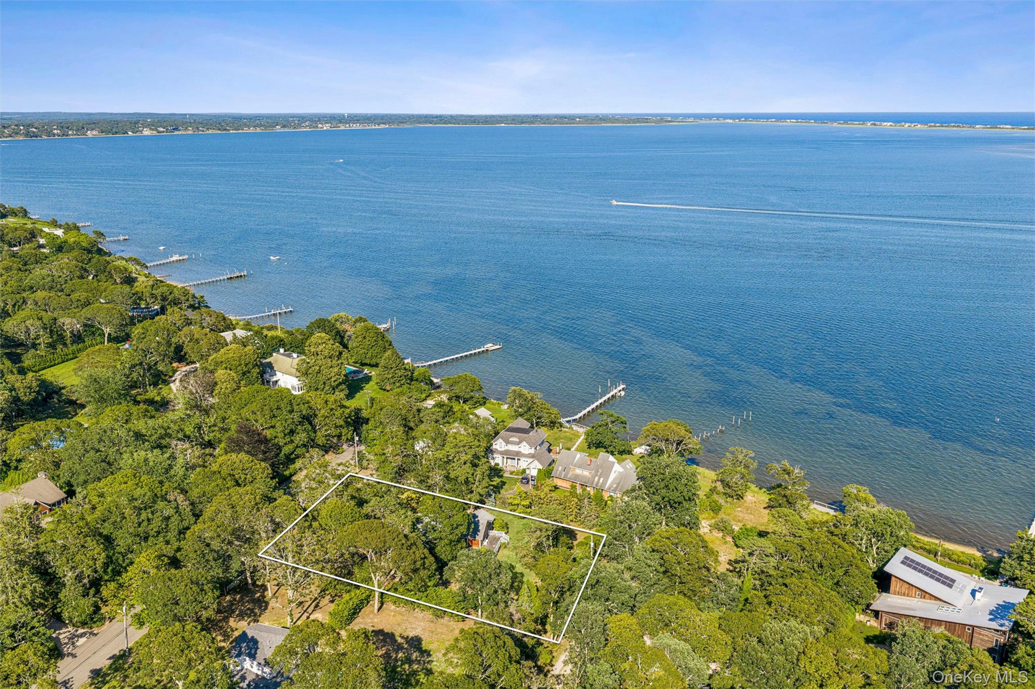 172 Bay Avenue E, Hampton Bays NY 11946