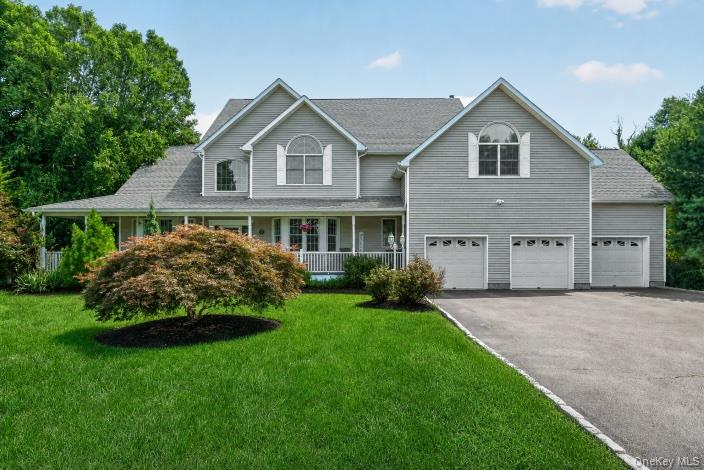 8 Angela Court, Hopewell Junction NY 12533