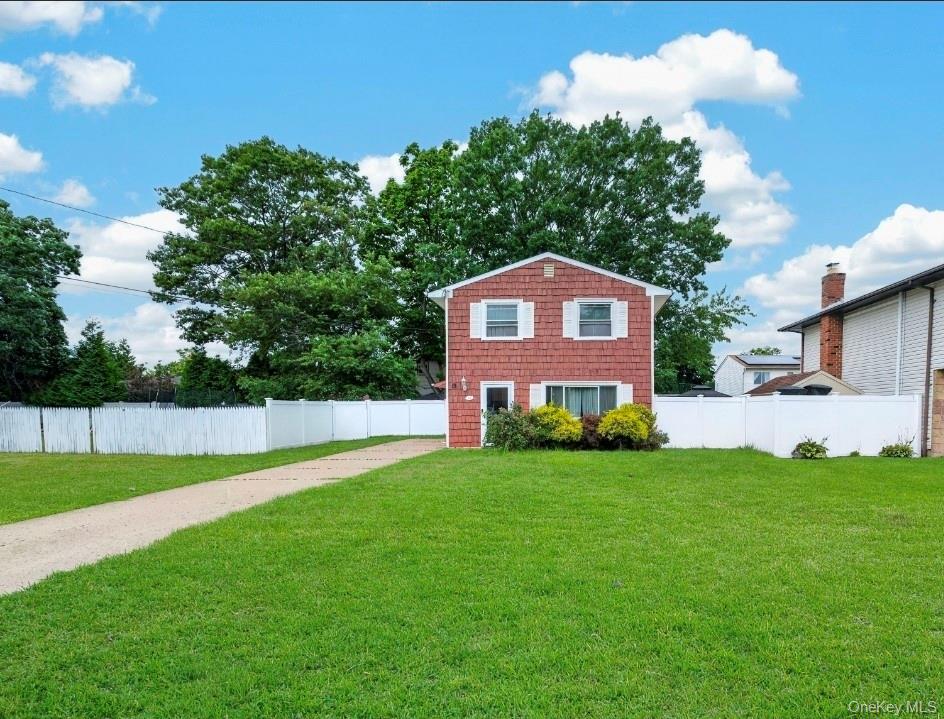 60 Lincoln Avenue, Deer Park NY 11729