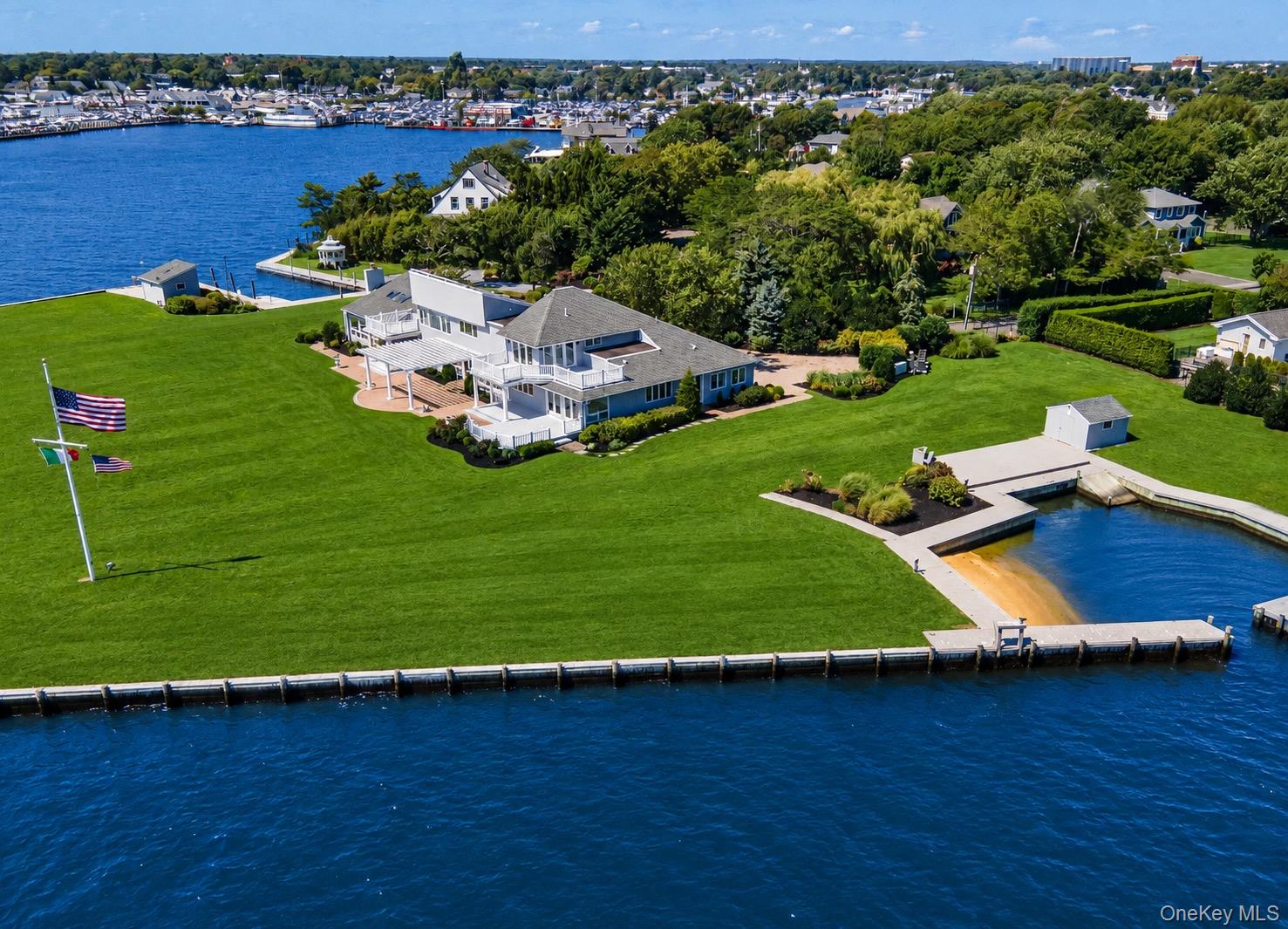 170 S Penataquit Avenue, Bay Shore NY 11706