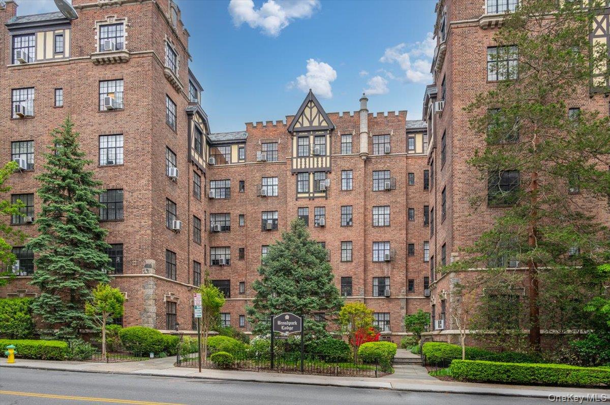 2 Westchester Ave Unit 3N, White Plains NY 10601