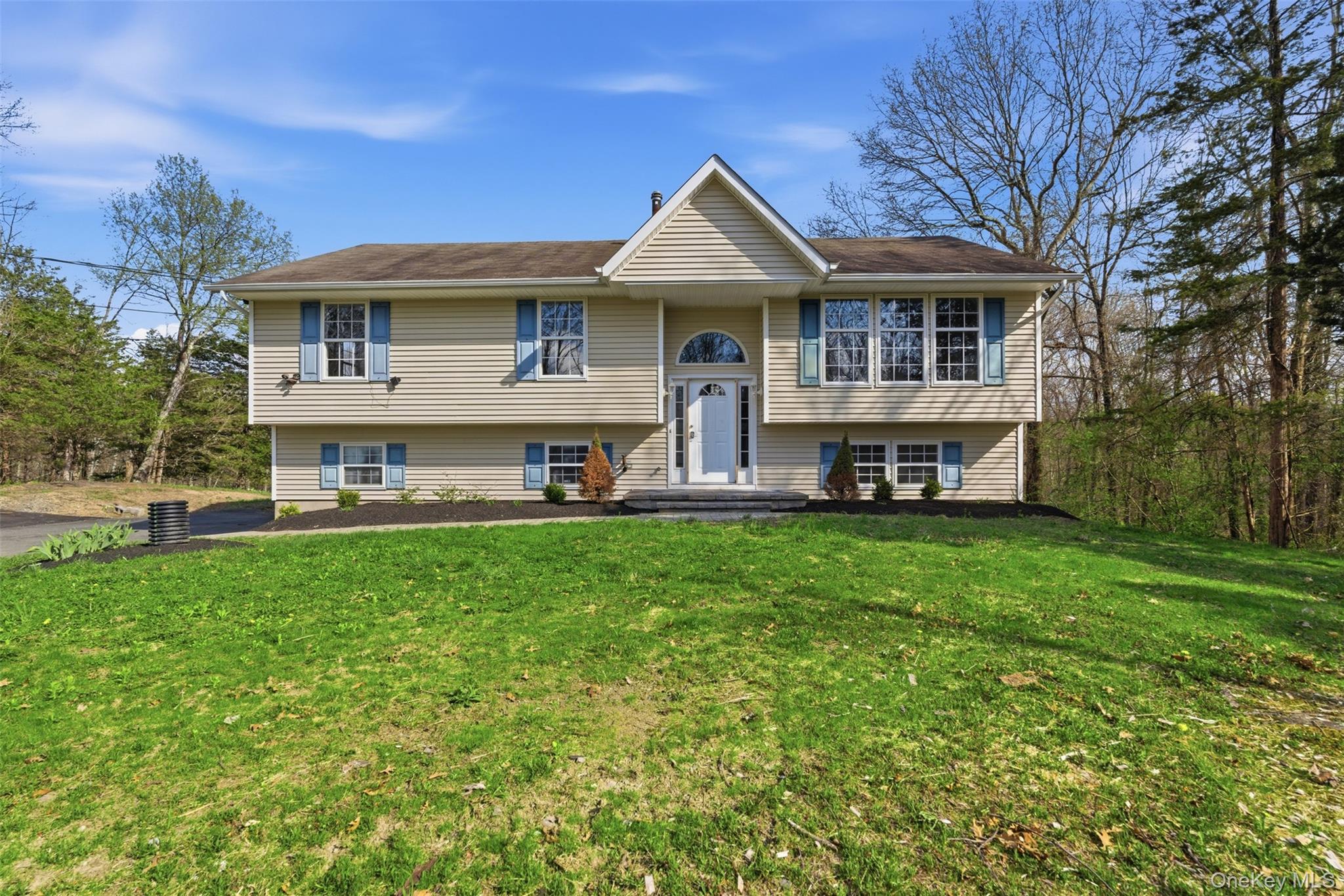 600 Twin Arch Road, Rock Tavern NY 12575