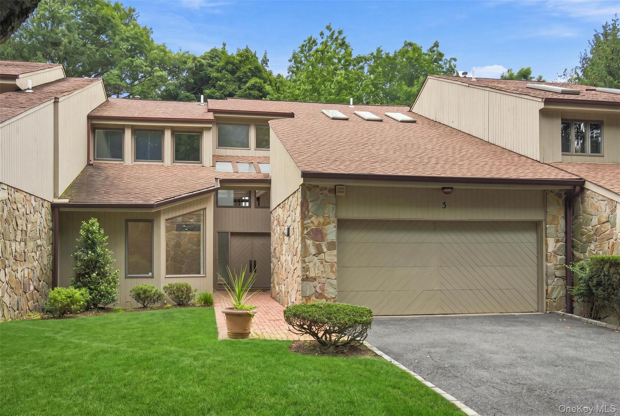3 Willada Lane, Glen Cove NY 11542