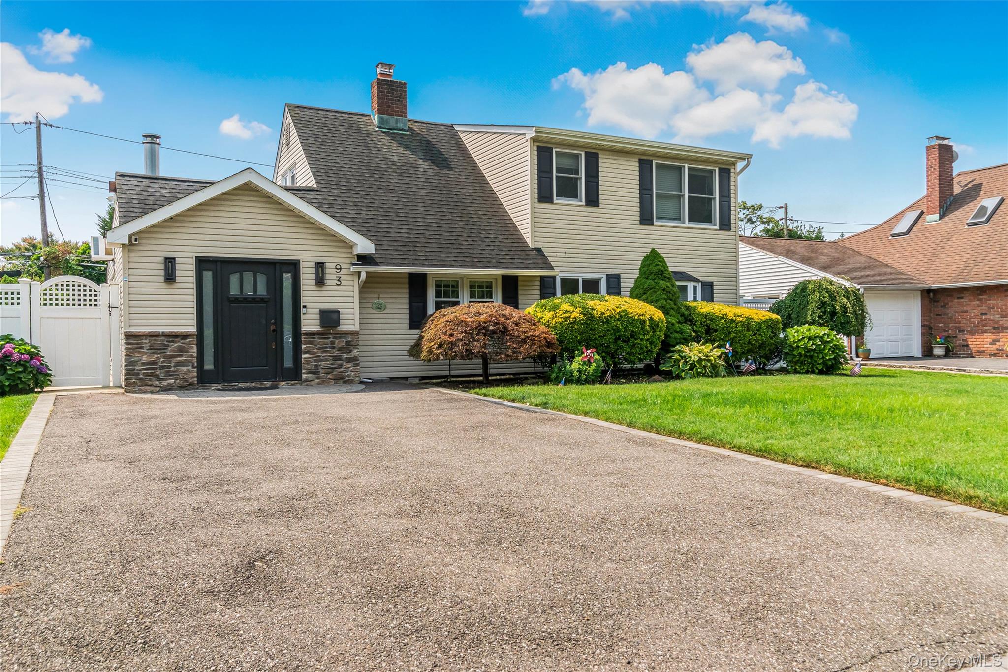 93 Duckpond Drive N, Wantagh NY 11793
