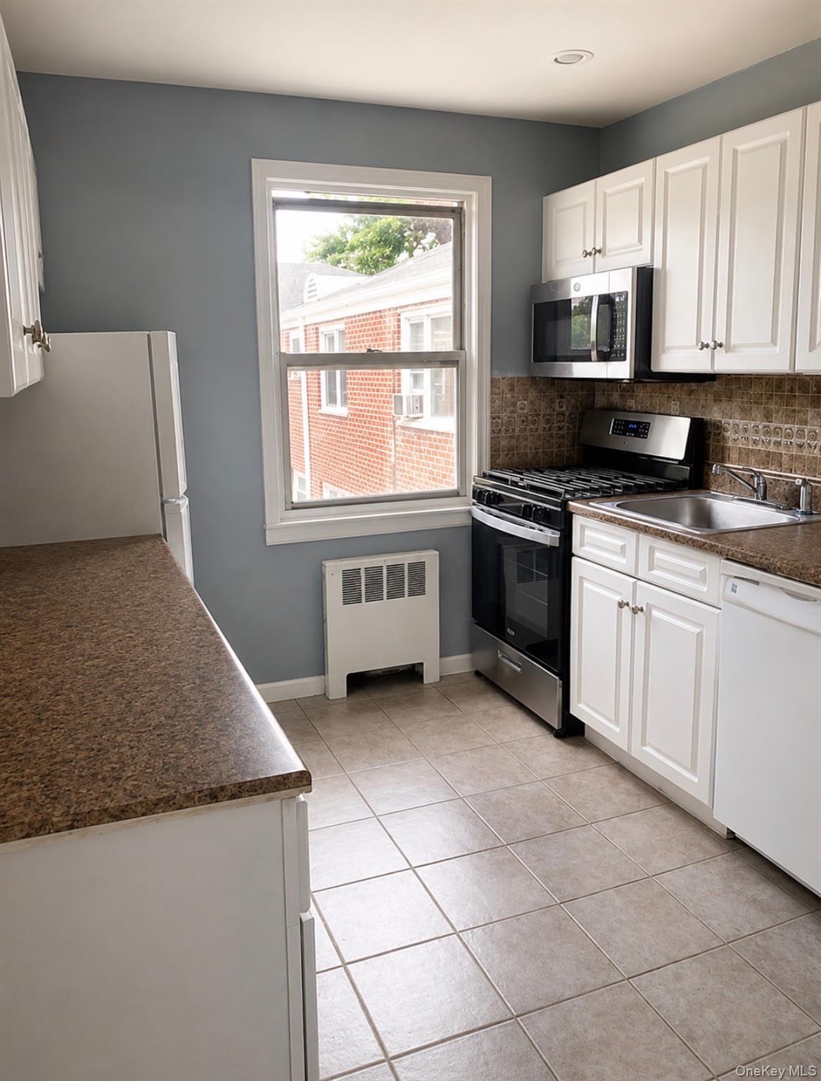 205 W Post Road Unit E2H, White Plains NY 10606