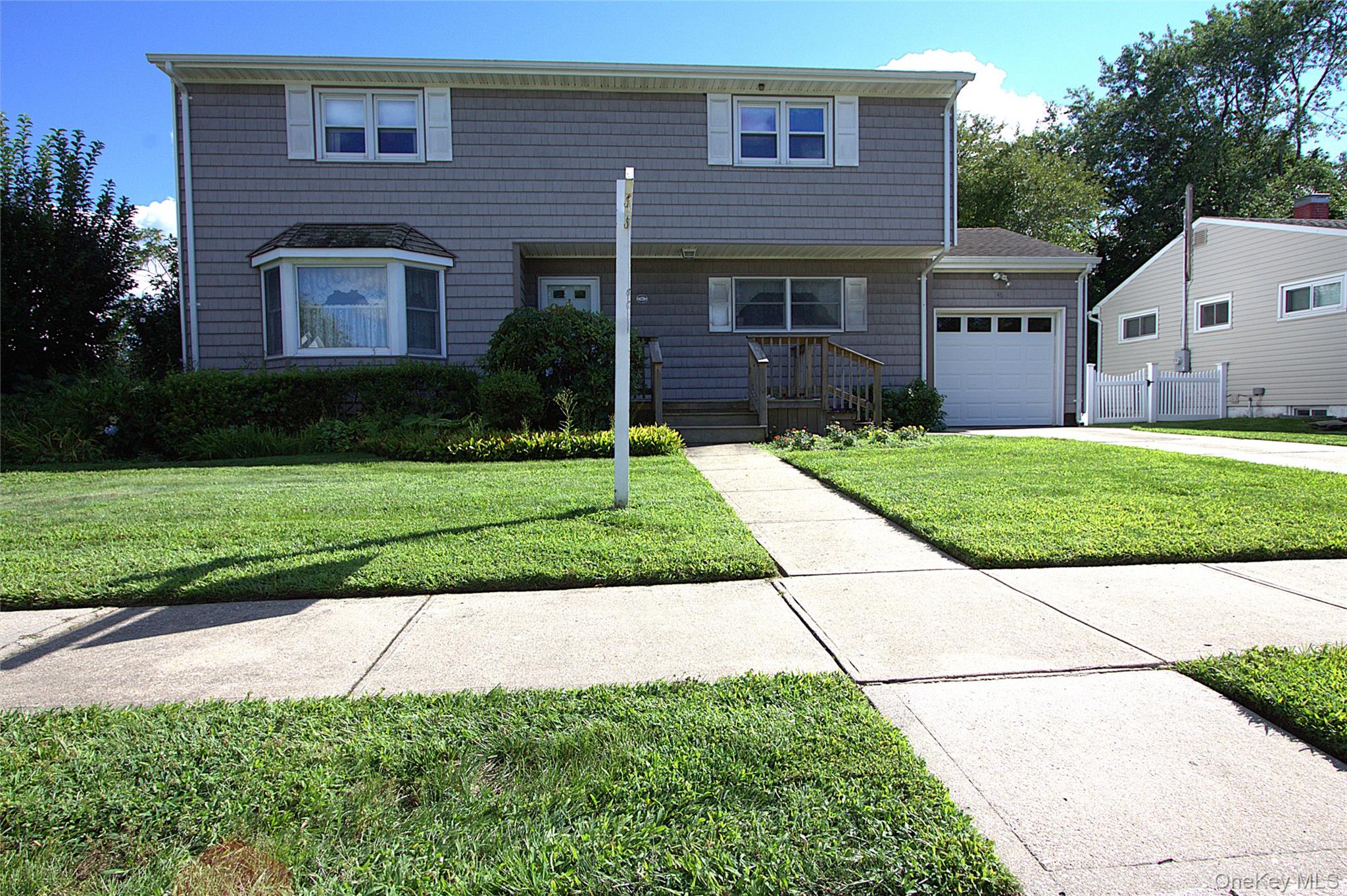 46 Margaret Drive E, Plainview NY 11803