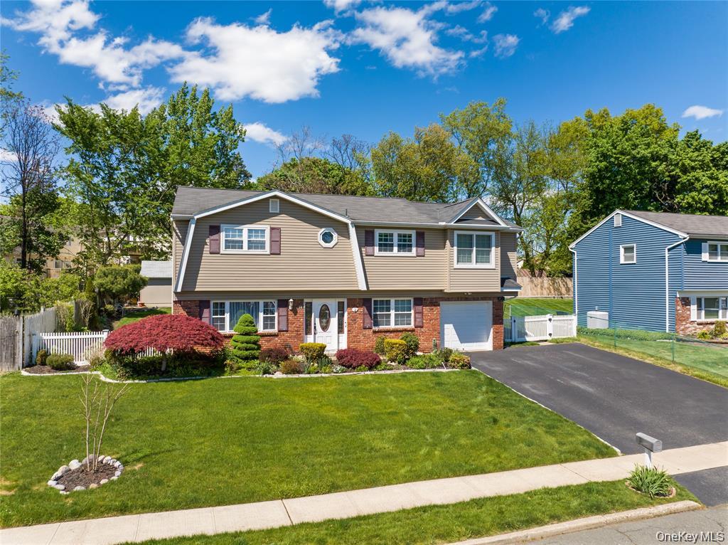 18 Valley Drive, Nanuet NY 10954