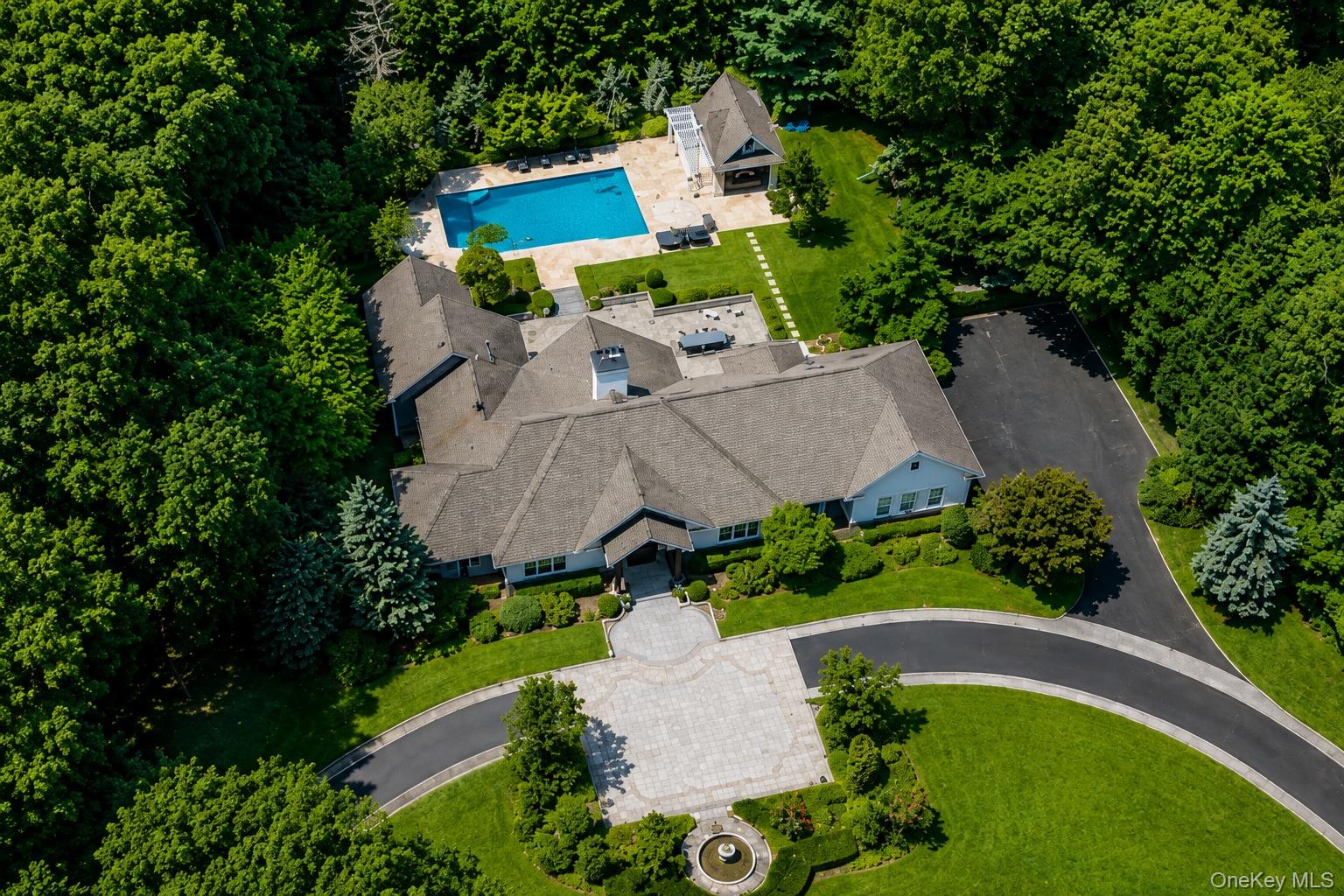 537 Split Rock Road, Syosset NY 11791