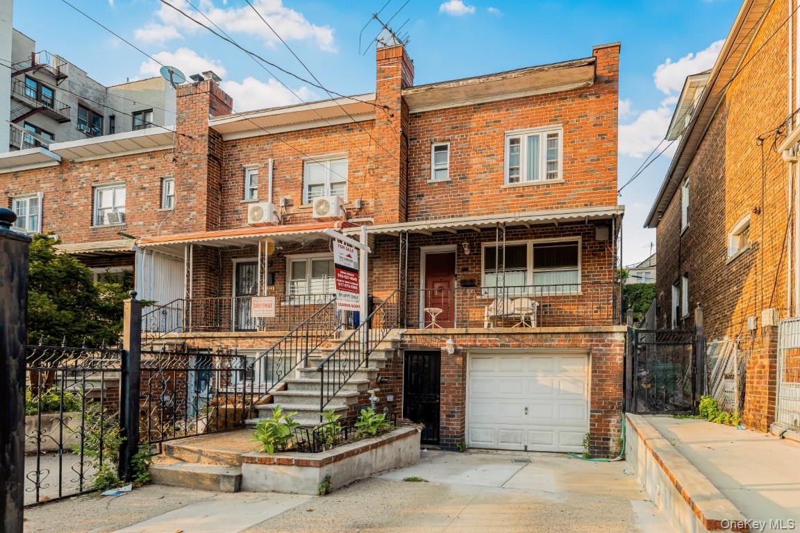 725 E 230th Street, Bronx NY 10466