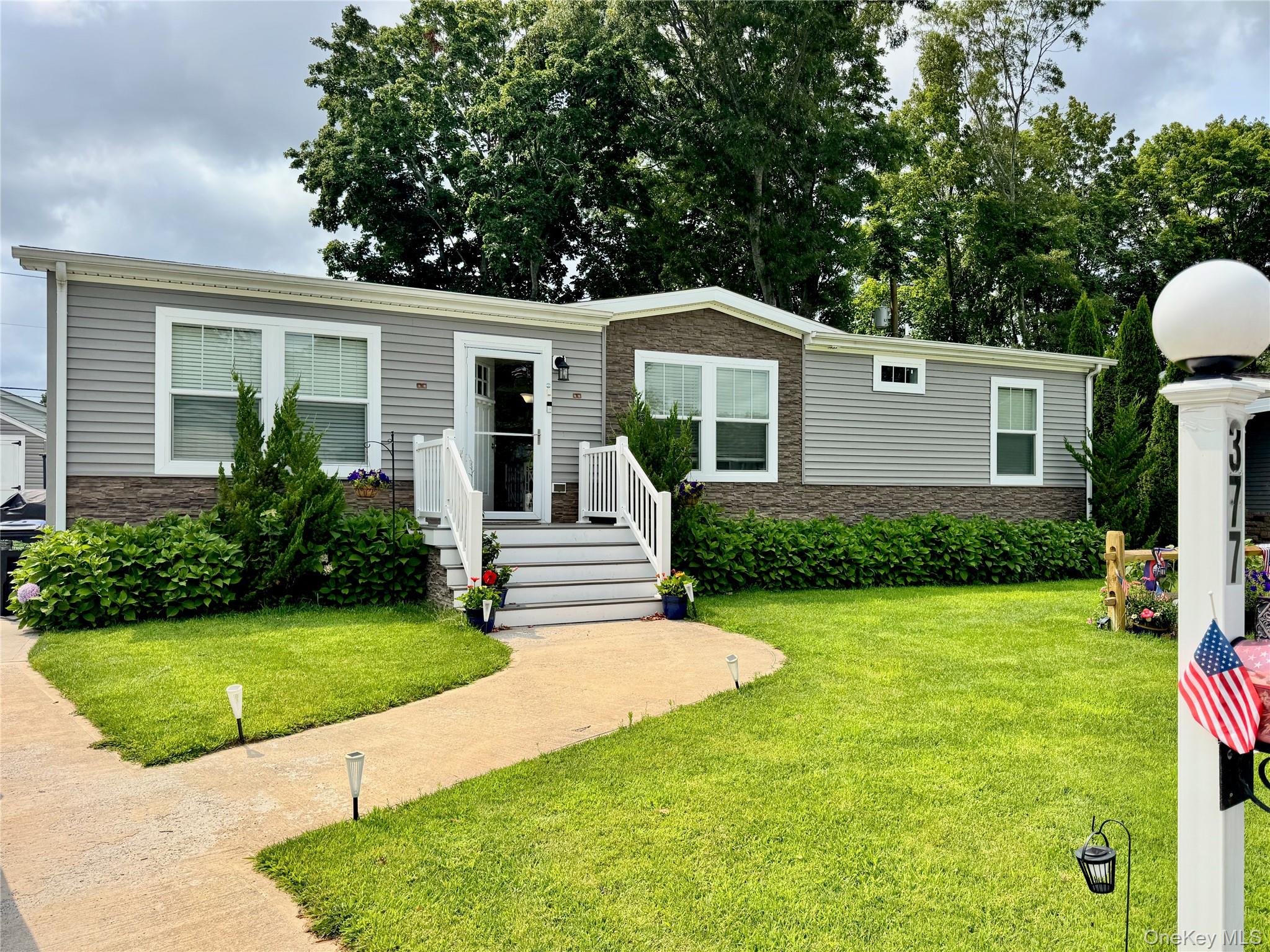 1661 Old Country Road Unit 377, Riverhead NY 11901