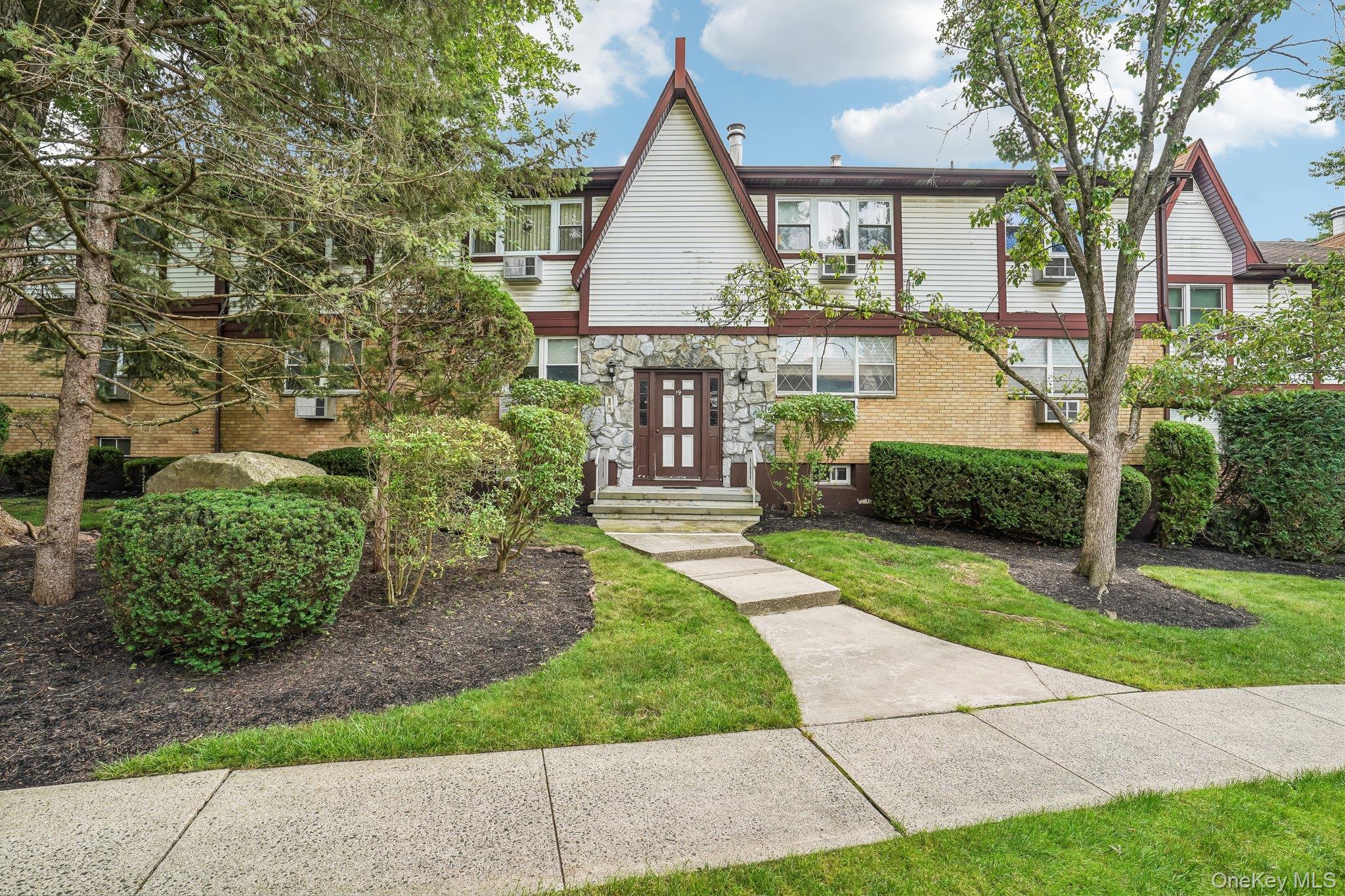 19 Somerset Drive, Suffern NY 10901