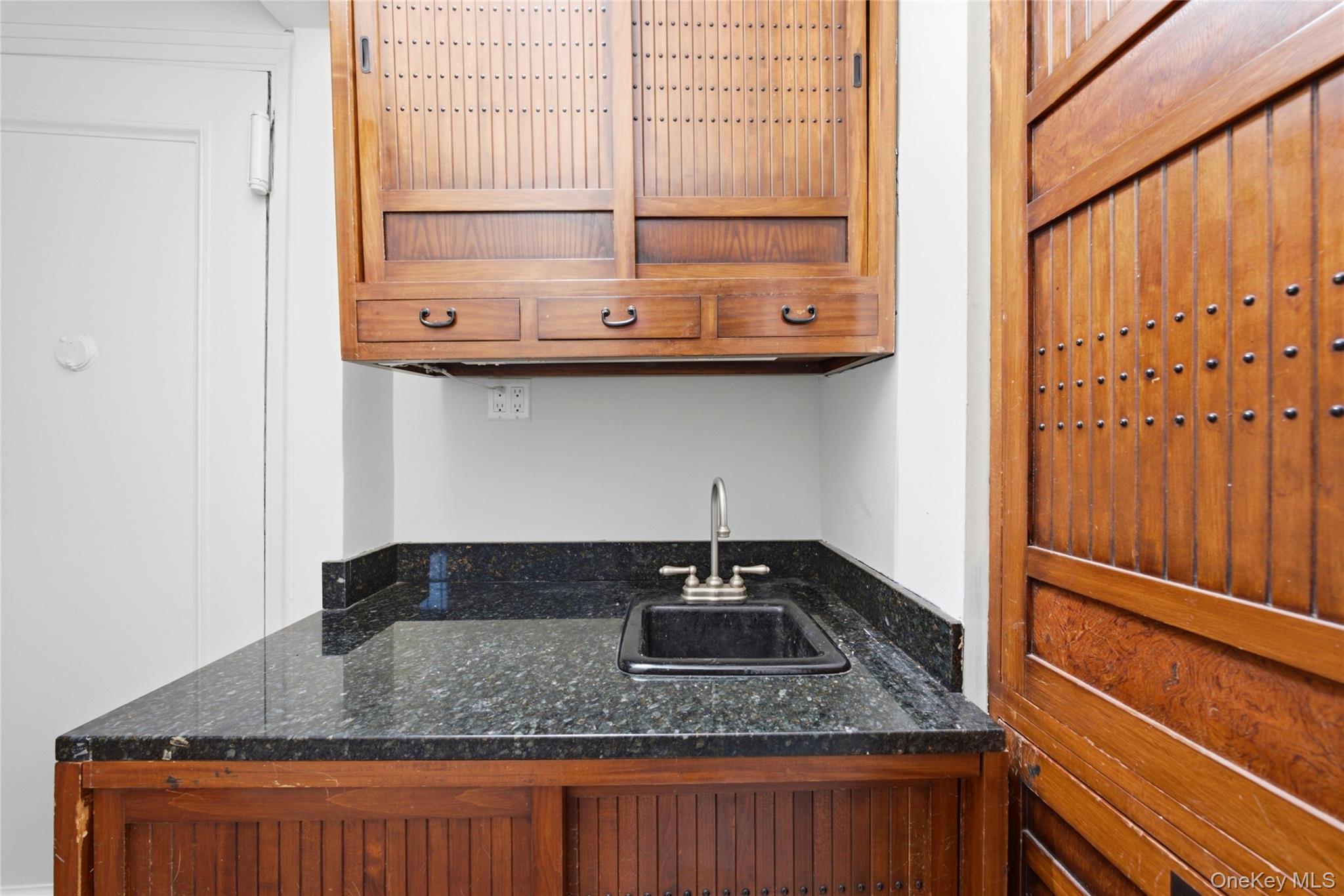 96 Perry Street Unit B5C, Manhattan NY 10014