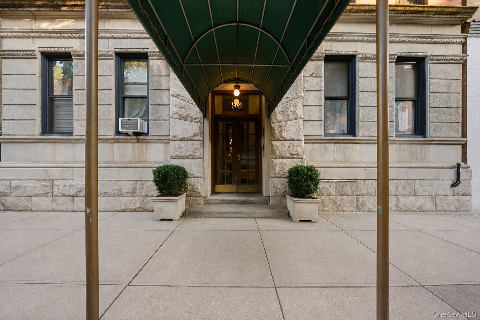 96 Perry Street Unit B5C, Manhattan NY 10014