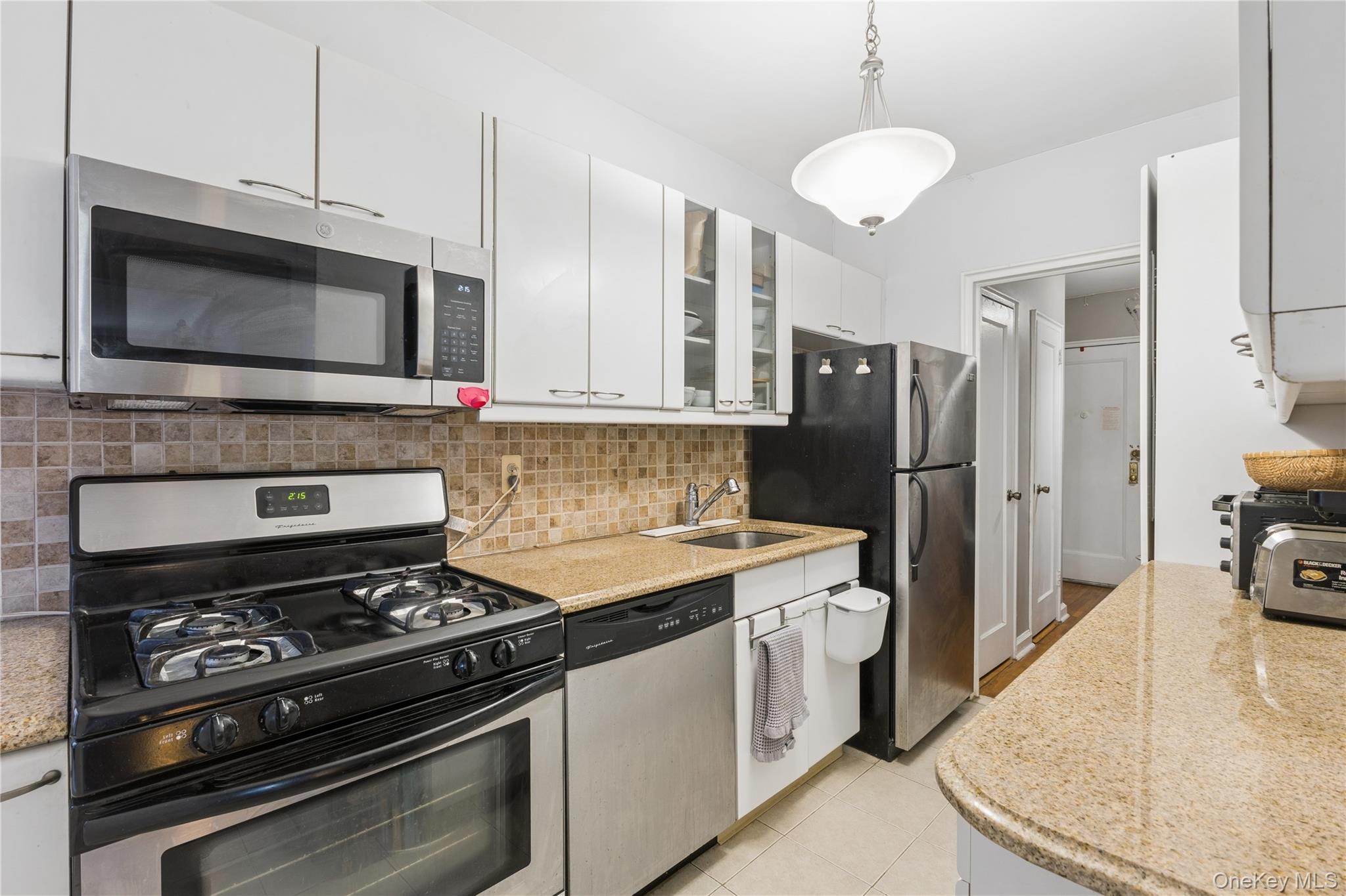 123-35 82 Road Unit 5M, Kew Gardens NY 11415