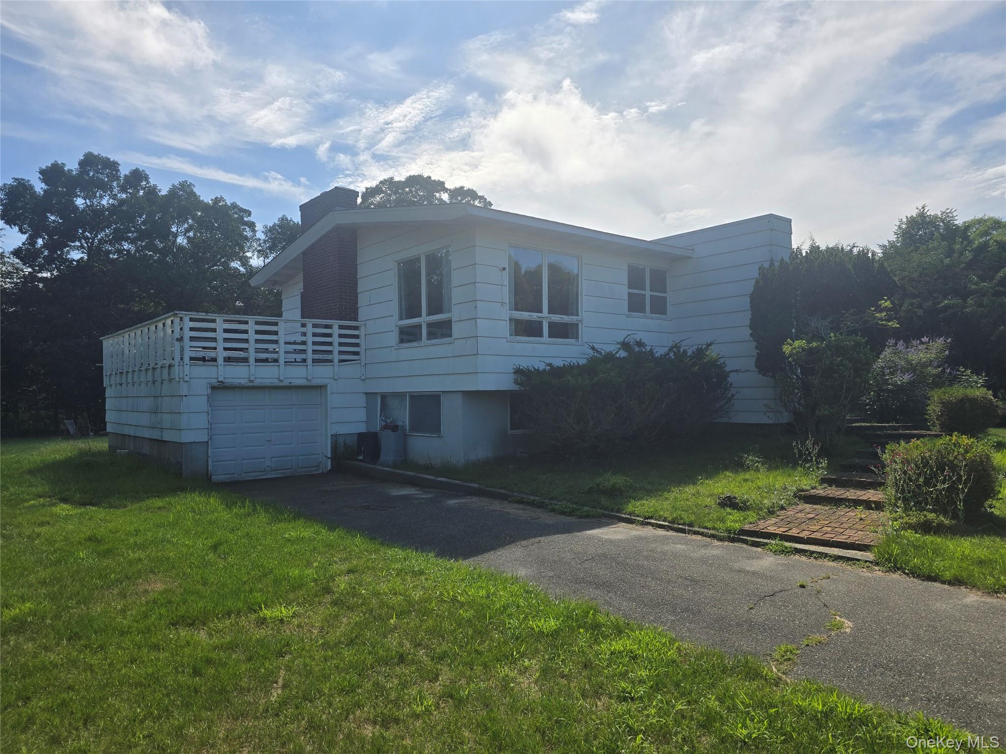 14 Walker Court, East Quogue NY 11942