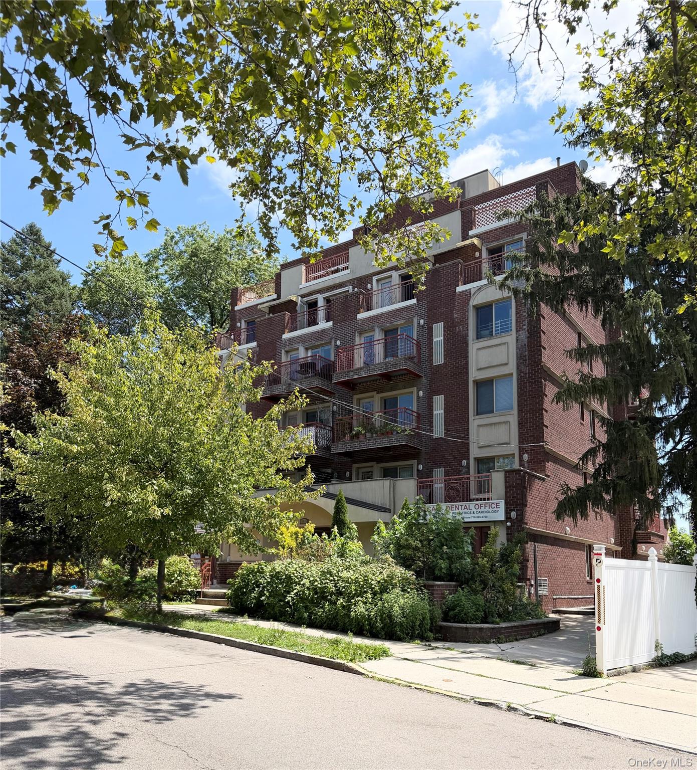 170-12 Highland Avenue Unit 304, Jamaica Estates NY 11432
