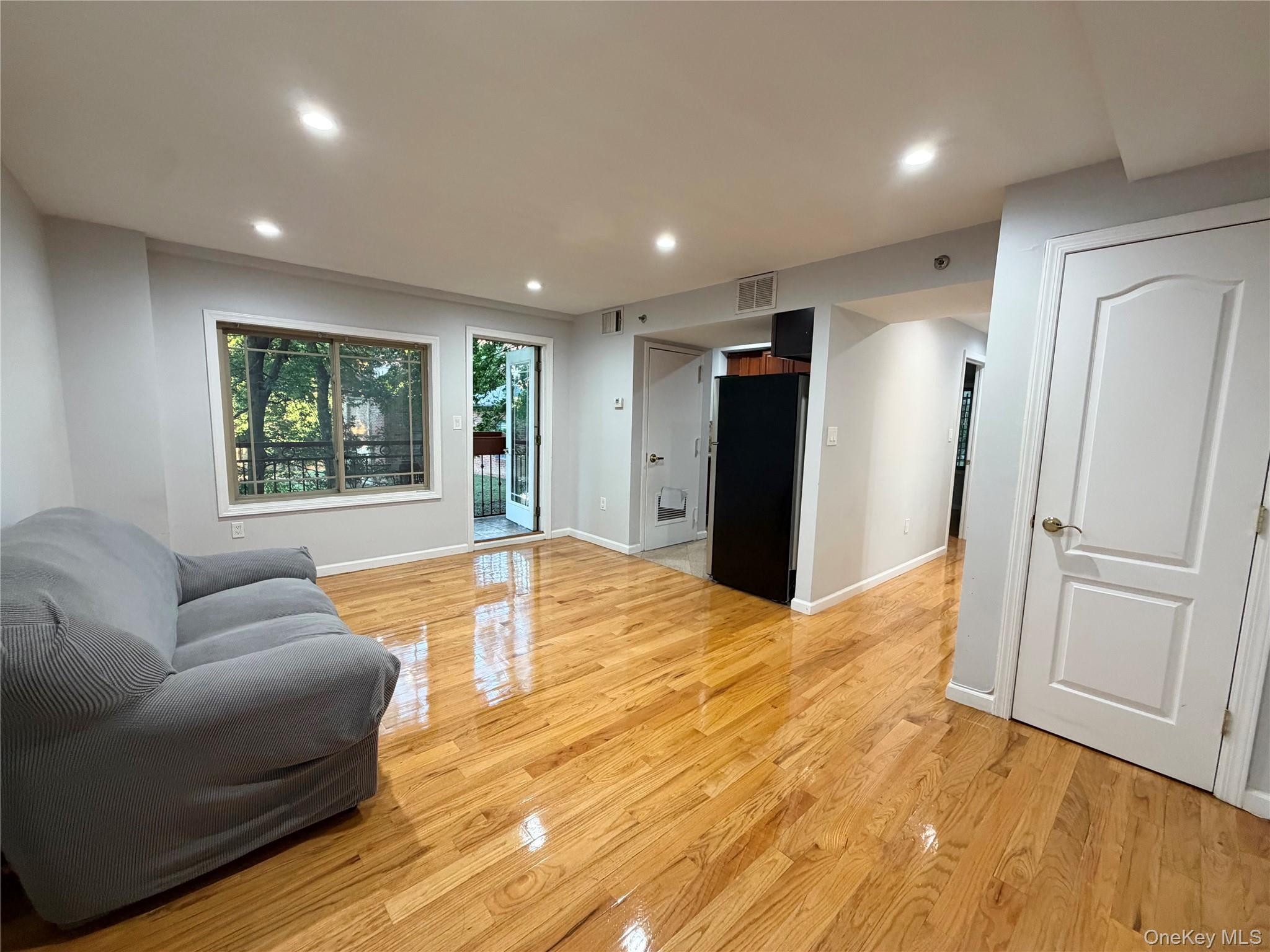 170-12 Highland Avenue Unit 304, Jamaica Estates NY 11432