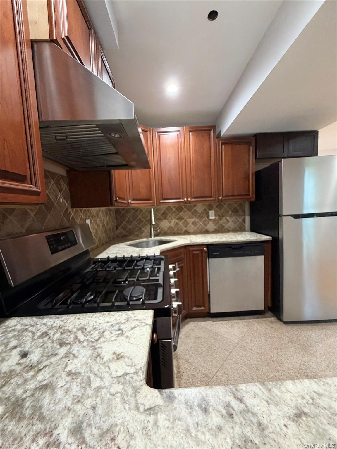 170-12 Highland Avenue Unit 304, Jamaica Estates NY 11432