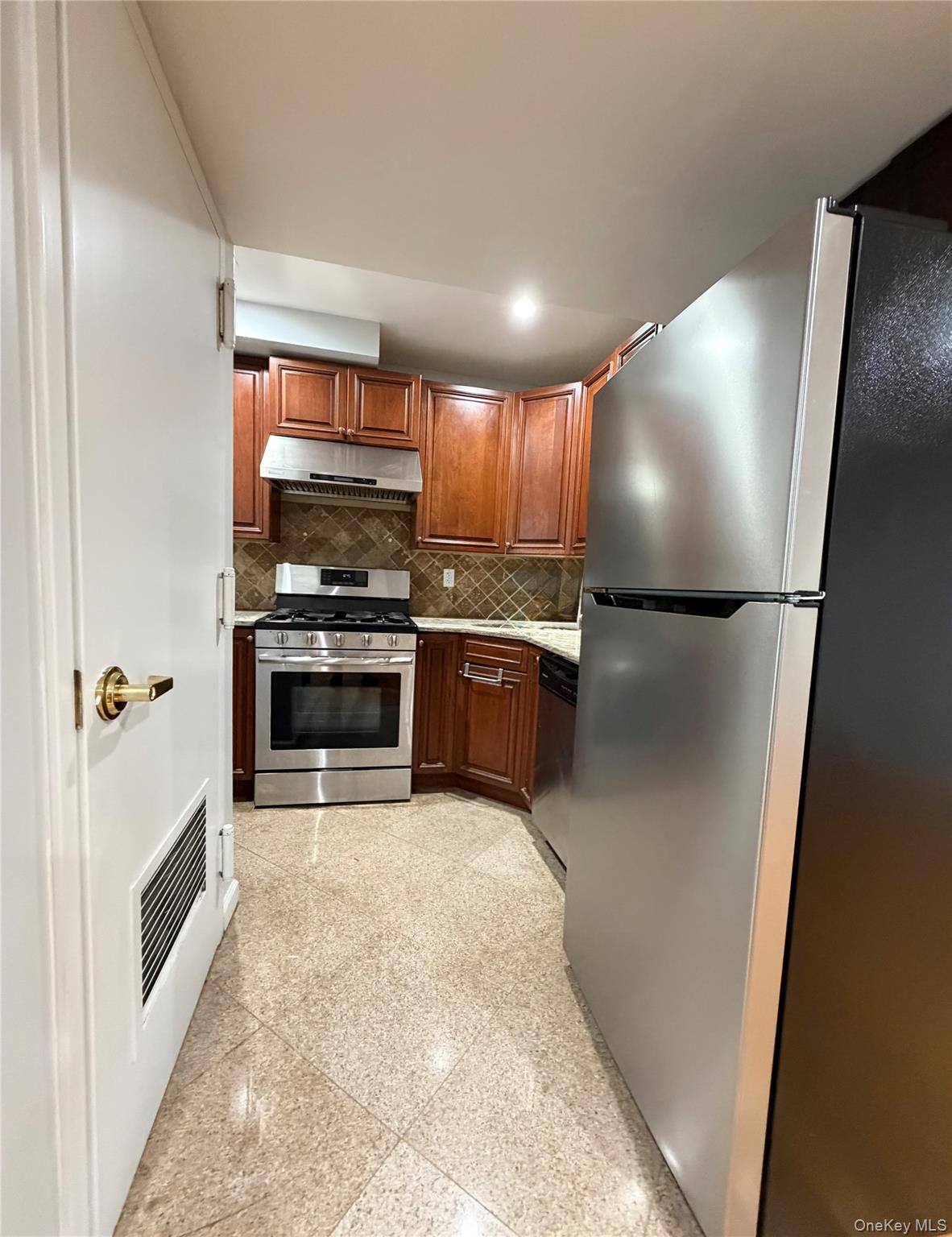 170-12 Highland Avenue Unit 304, Jamaica Estates NY 11432