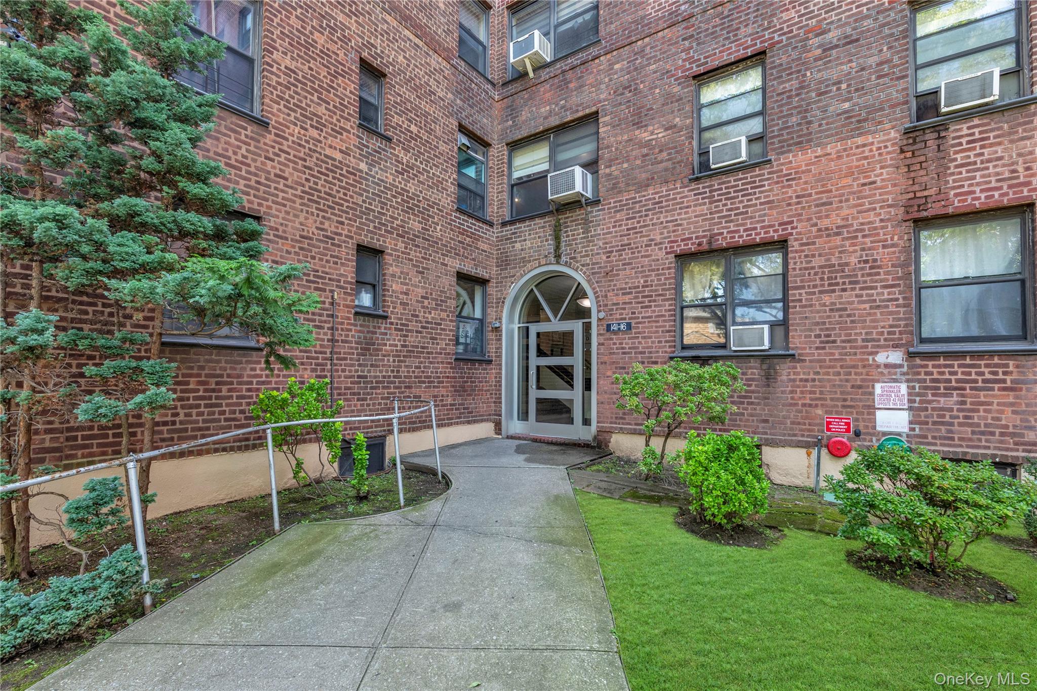141-16 25th Road Unit 2C, Flushing NY 11354