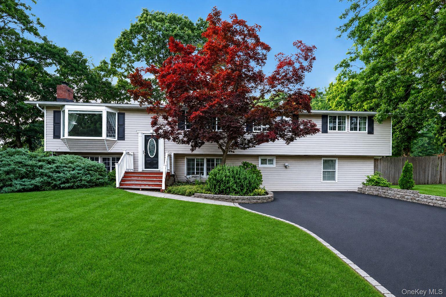 14 Branch Lane, East Setauket NY 11733