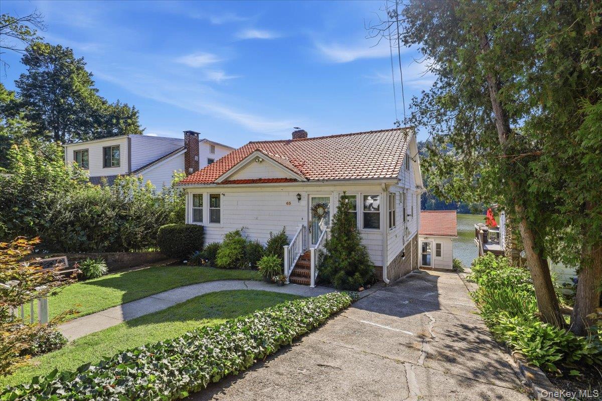 65 Lake Drive, Lake Peekskill NY 10537