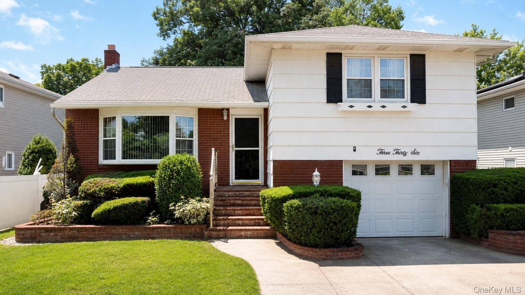 336 W Valley Stream Boulevard, Valley Stream NY 11580