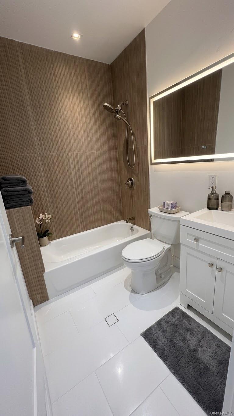 437 W 43rd Street Unit 1, Manhattan NY 10036
