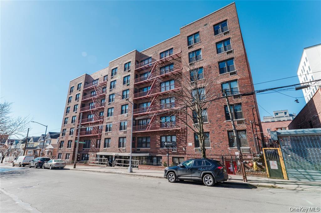 87-70 173rd St Unit 7h, Jamaica NY 11432