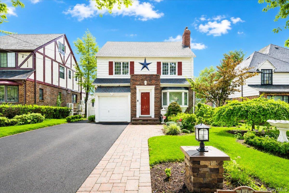 17 Piccadilly Downs, Lynbrook NY 11563