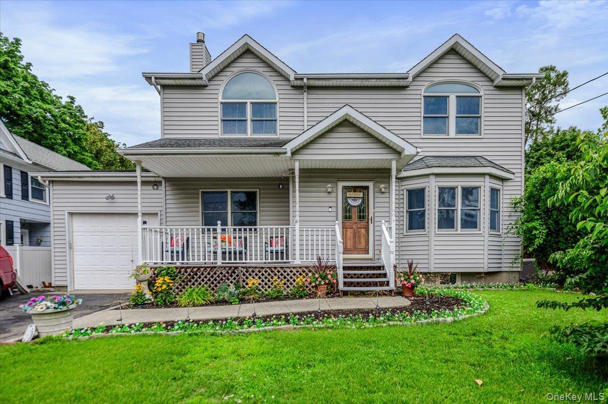 13 Meadow Lane, Bayville NY 11709